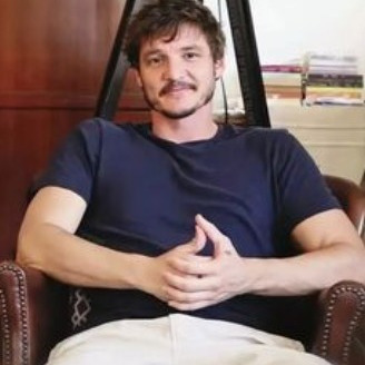 PEDRO PASCAL COMO PADRINO DE MATRIMONIO